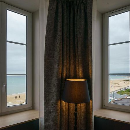 Hotel De La Plage Lion-sur-Mer Luaran gambar